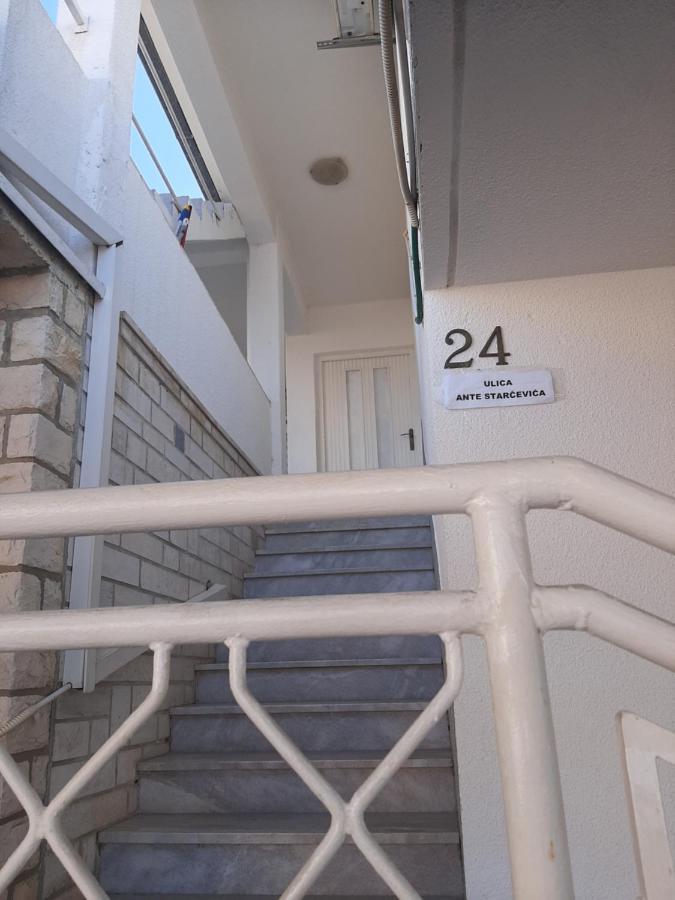 App Borna Apartamento Crikvenica Exterior foto